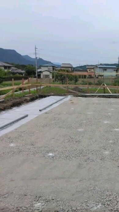 土地探しからお手伝いさせていただいたお客様の家が完成に近づいてきました✨理想の家づくりが少しずつかたちになっていき、わくわくします☺️今後もお楽しみください✨

@yumekoubou_warita

夢工房ワリタが大切にしていること
私たちが大切にしているのは子育て世代の気持ちに寄り添った家づくりです。
家族の時間を大切に、いつまでも楽しい暮らしへのお手伝いをさせていただきます。
* ライフプランを考え家計を見直し、無理のない資金計画。
* 自然素材を感じる住まいを提供します。
* 気密性と断熱性で冬は暖かく、夏は涼しい、最適な温熱環境を実現。
* 「オシャレで住み心地も良い」飽きのこないデザイン。
* 地域の皆様に寄り添ったアフターメンテナンス
家づくりに対する希望や不安に、夢工房ワリタが丁寧にお答えします。

イベント情報や資料請求はプロフィールのハイライトをご覧ください！
@yumekoubou_warita

群馬県前橋・高崎での注文住宅ならお気軽にご相談ください。

#群馬の家 #新築 #注文住宅 #工務店 #木の家 #マイホーム #住宅建築 #夢工房ワリタ #群馬工務店 #子育て世代の家 #自然素材#工務店がつくる家